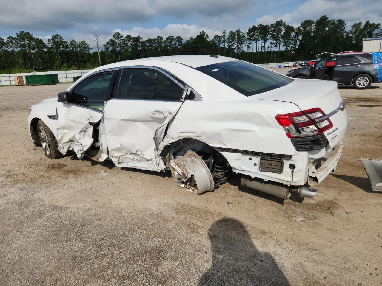 Lot #3285567346 2015 FORD TAURUS SE