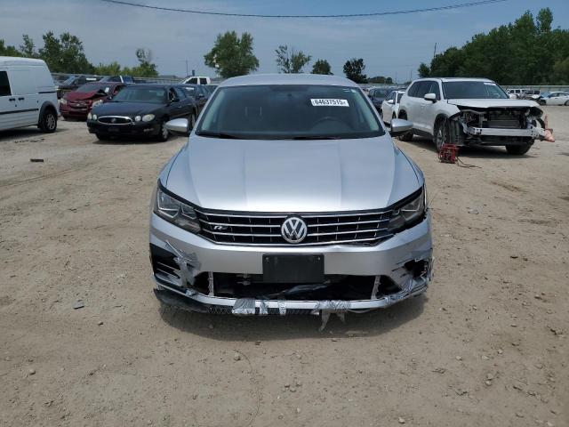 2017 VOLKSWAGEN PASSAT R-L 1VWDT7A32HC064509