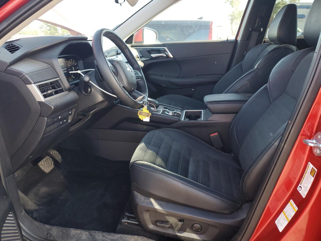 MITSUBISHI OUTLANDER SE