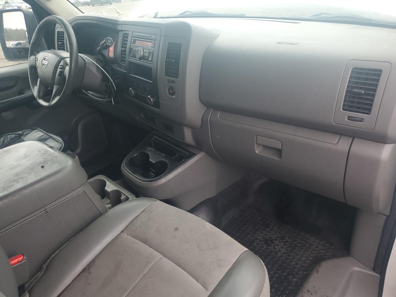 NISSAN NV2500 2500 S