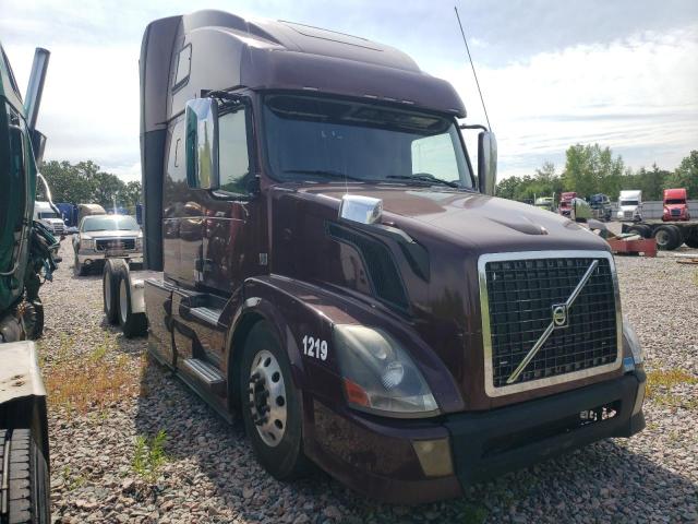 VOLVO VNL 2015 maroon tractor diesel 4V4NC9EH4FN908466 photo #1
