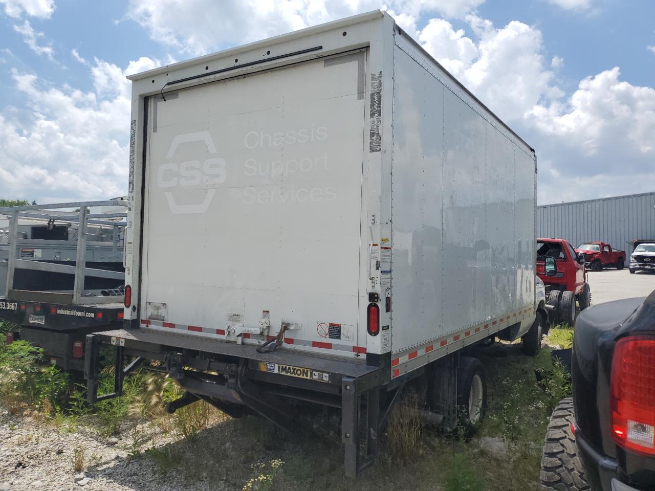 FORD ECONOLINE E450 SUPER DUTY CUTAWAY VAN