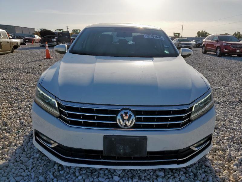 2018 VOLKSWAGEN PASSAT SE 1VWBA7A33JC009036
