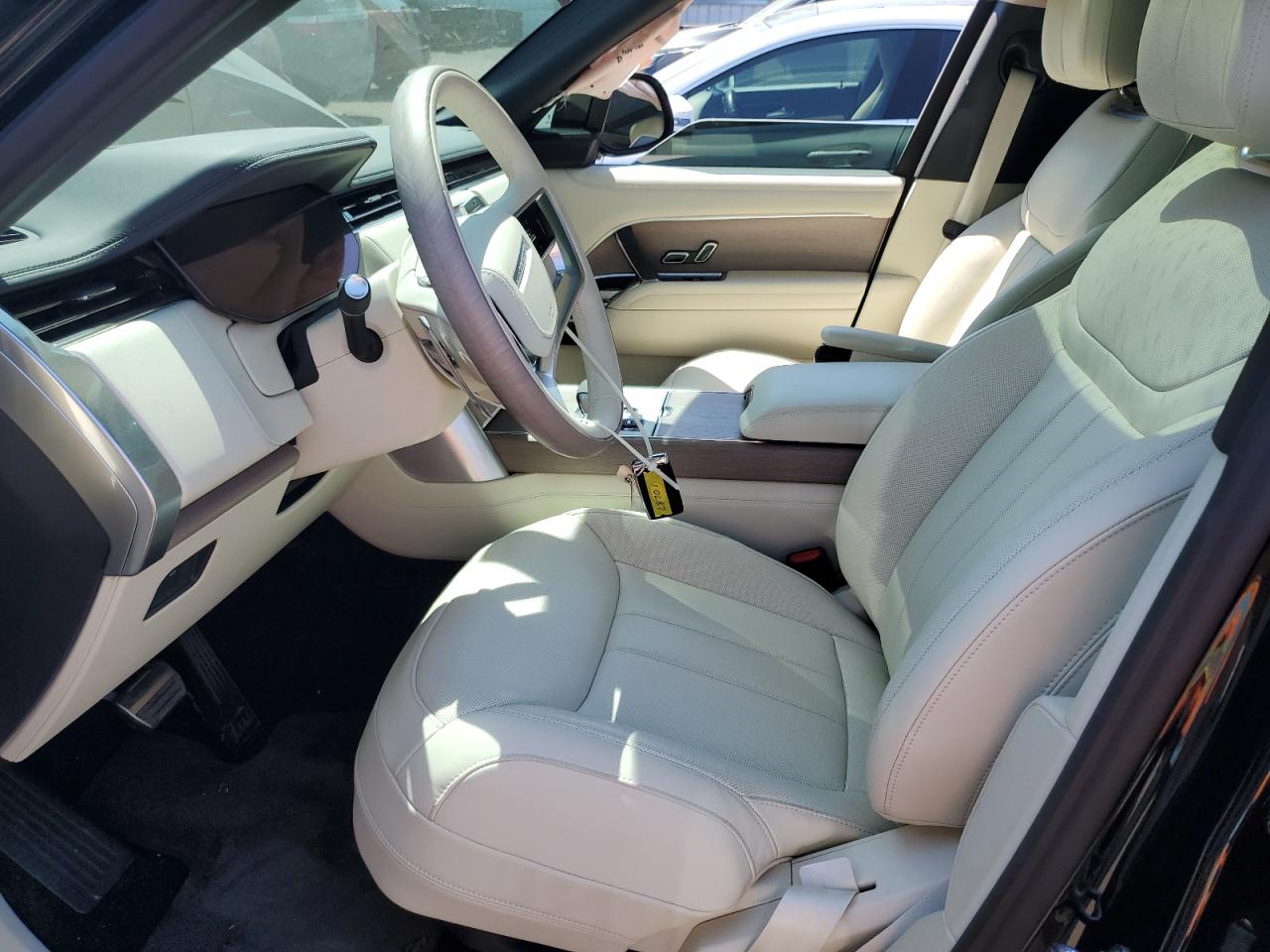 LAND ROVER RANGE ROVER AUTOBIOGRAPHY