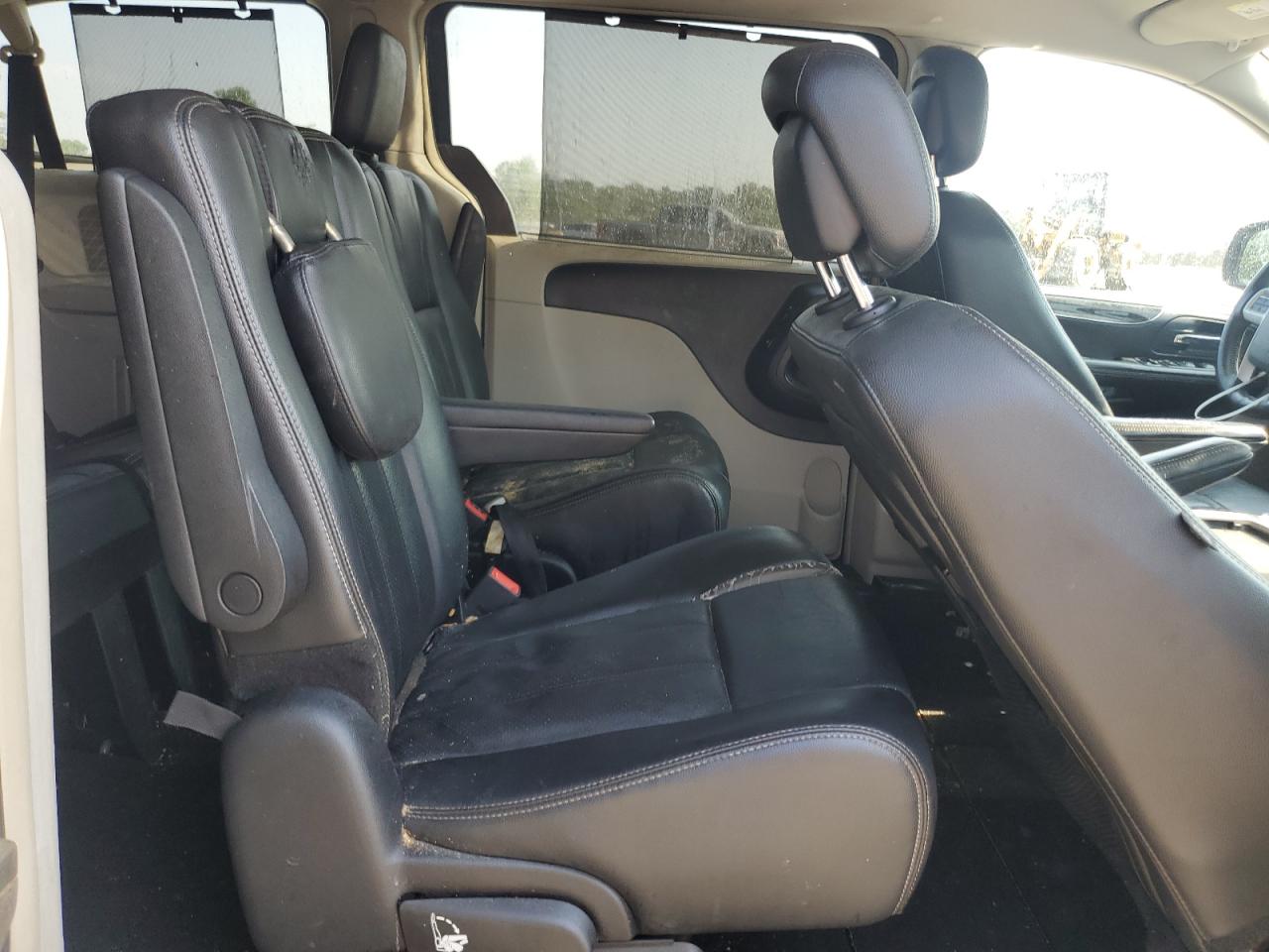 CHRYSLER TOWN & COUNTRY TOURING L