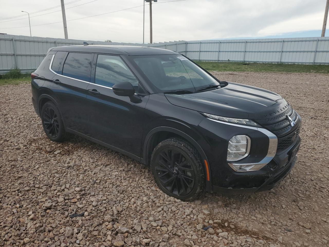 MITSUBISHI OUTLANDER SE