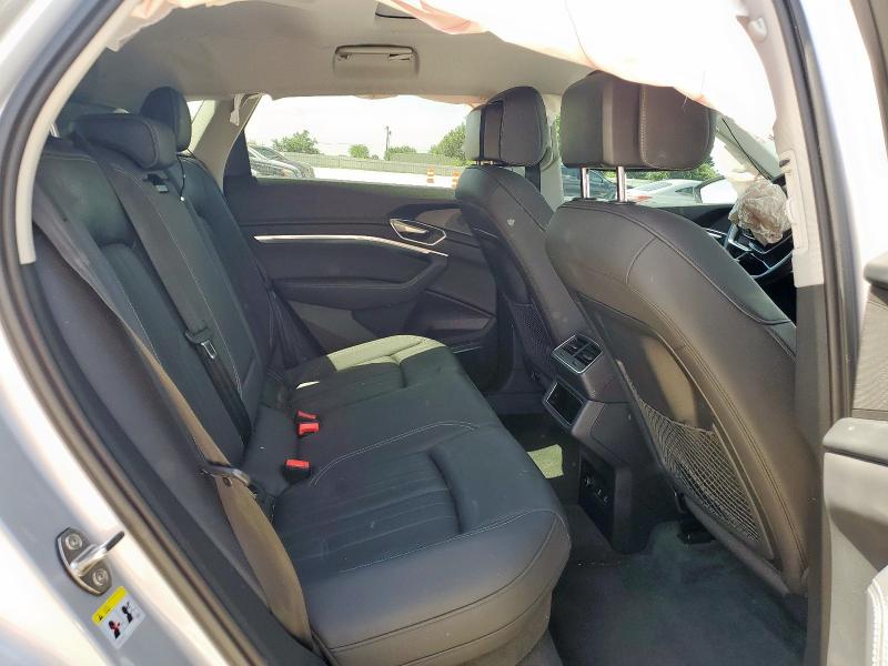 2022 AUDI E-TRON PRE WA1LAAGE8NB032881