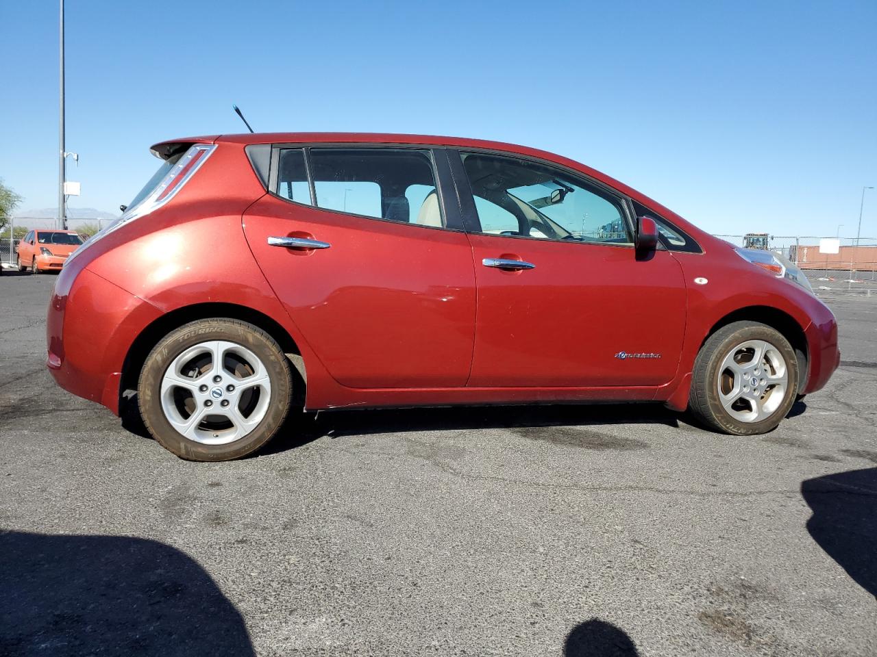 NISSAN LEAF SV