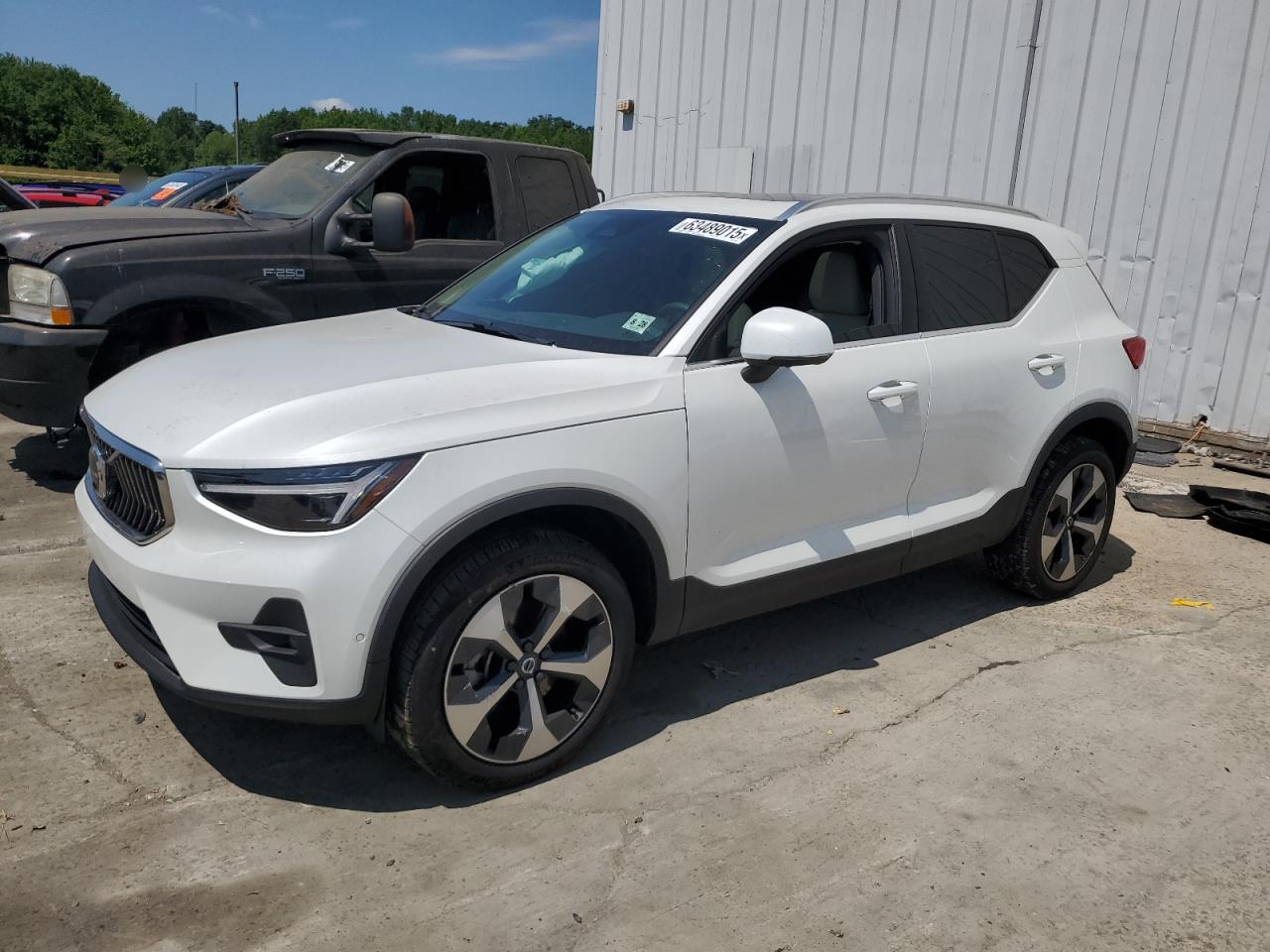 VOLVO XC40 PLUS