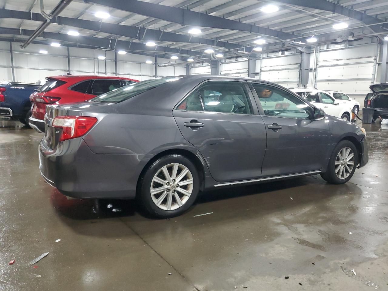 TOYOTA CAMRY BASE