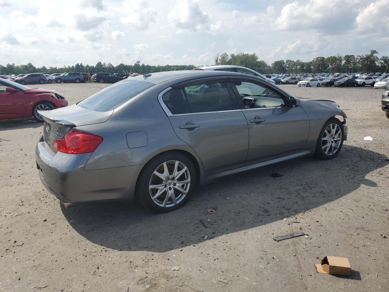 Infiniti G37 2012