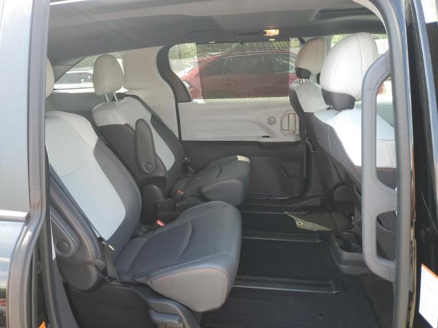 2023 TOYOTA SIENNA XSE 5TDXRKEC6PS155632