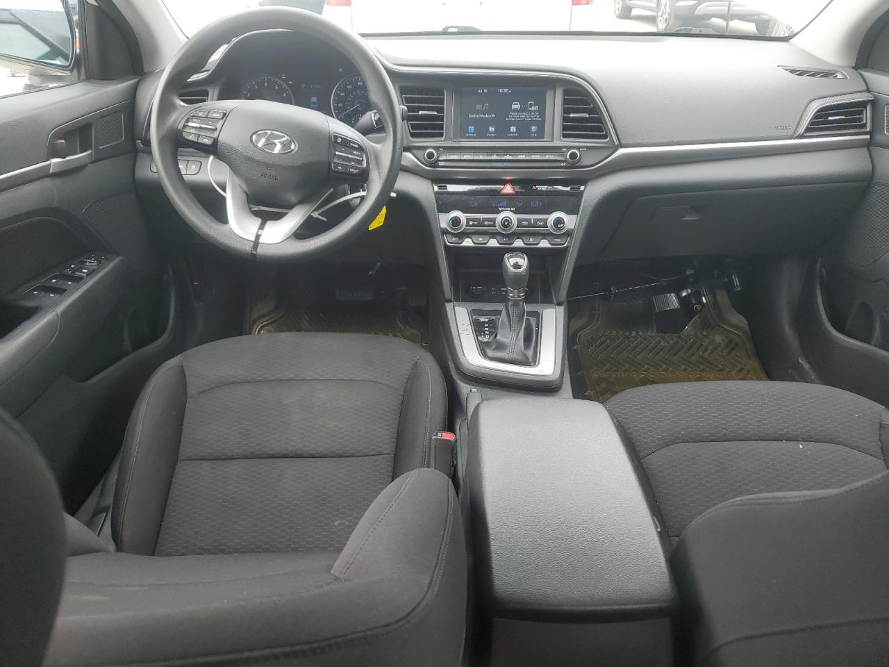 HYUNDAI ELANTRA SEL