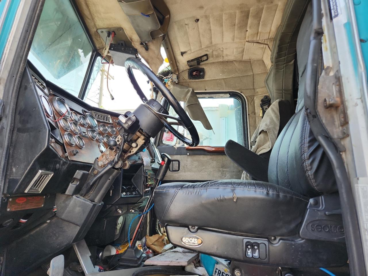 Lot #3257381218 1998 PETERBILT 379