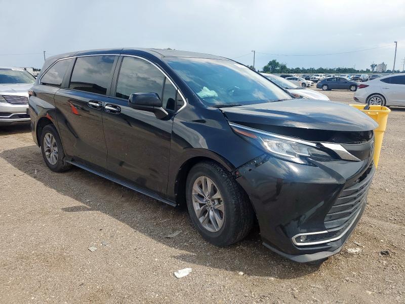 2022 TOYOTA SIENNA XLE 5TDYRKEC9NS121105