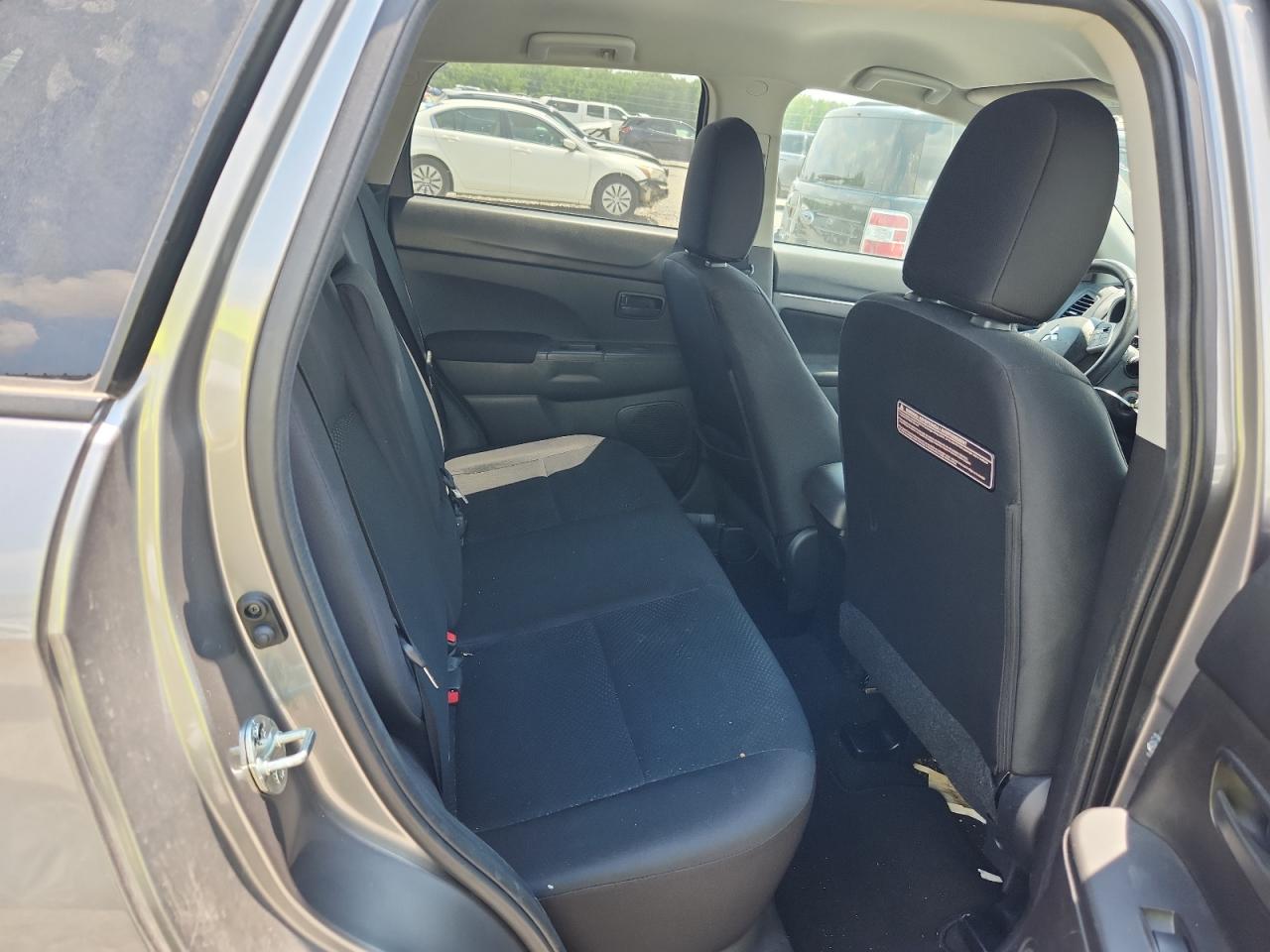 MITSUBISHI OUTLANDER ES