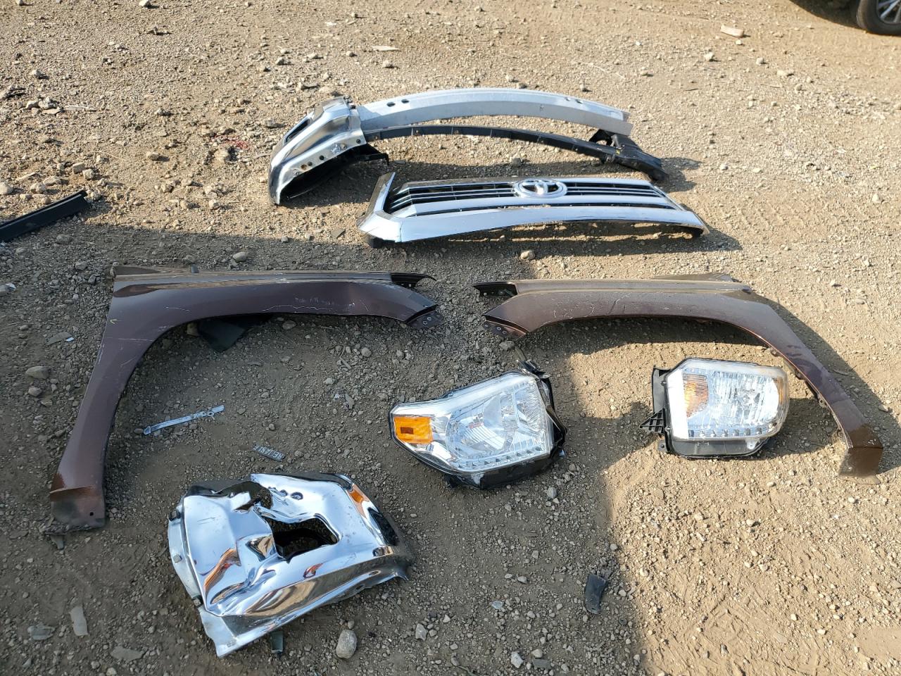 TOYOTA TUNDRA CREWMAX SR5