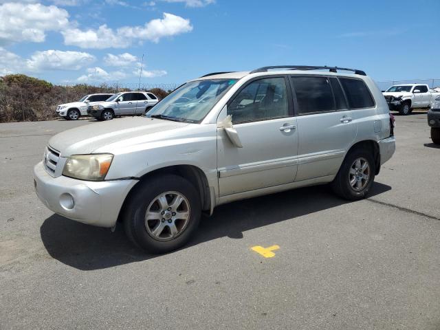 TOYOTA HIGHLANDER