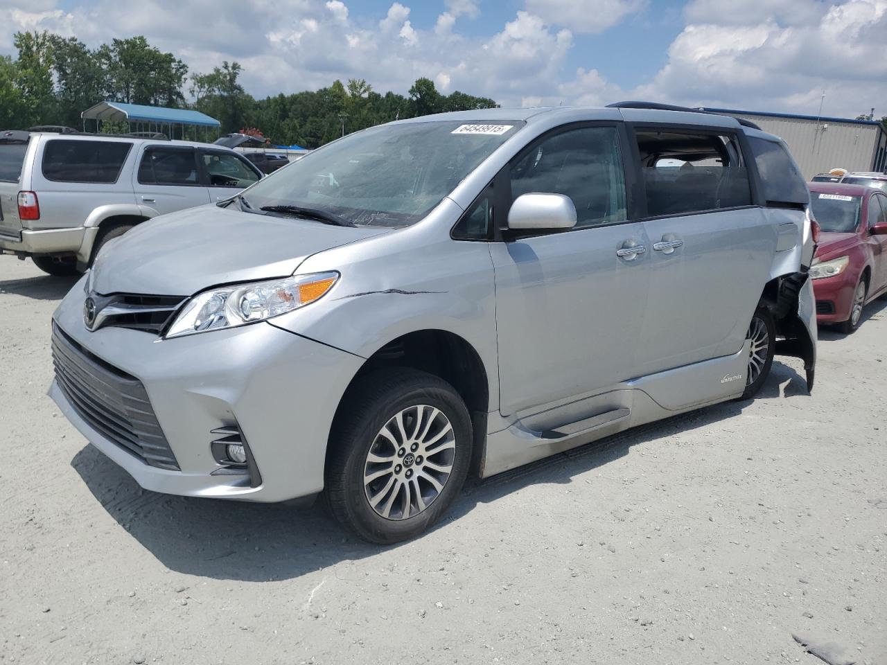 TOYOTA SIENNA XLE