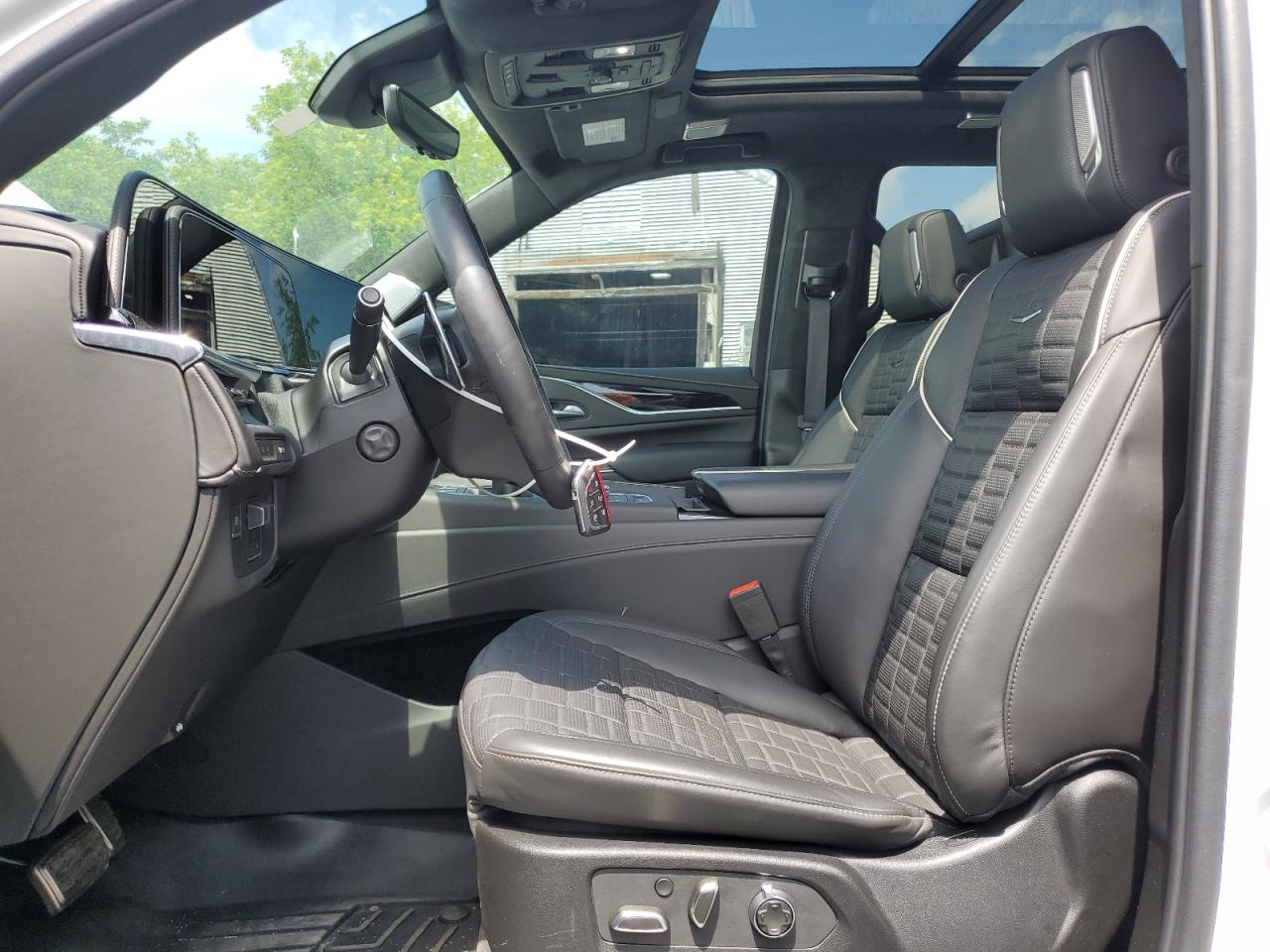 CADILLAC ESCALADE ESV SPORT