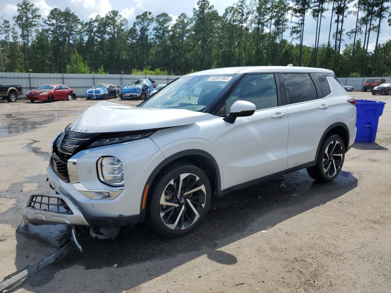 MITSUBISHI OUTLANDER SE