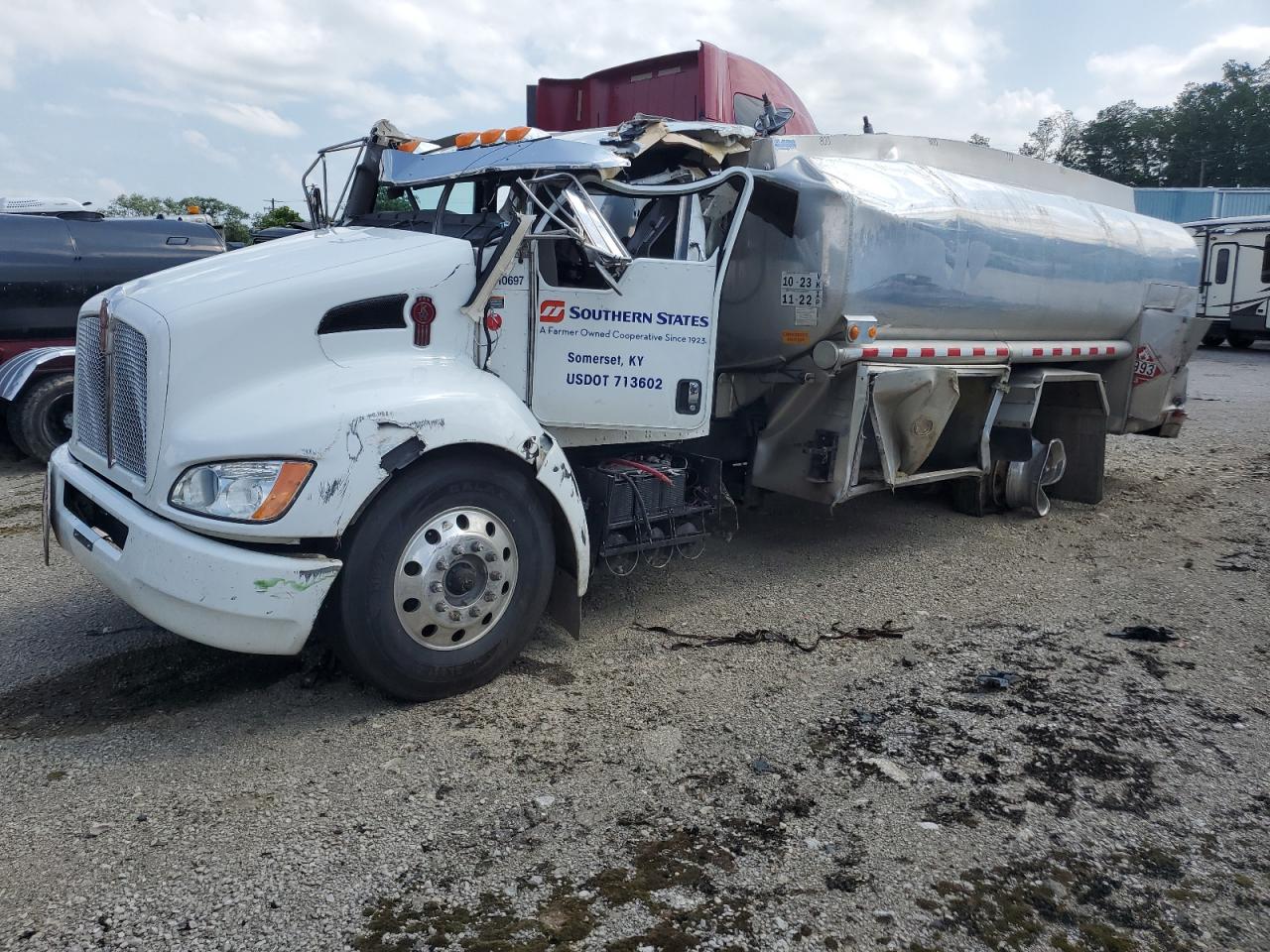 Lot #3226049026 2017 KENWORTH T370