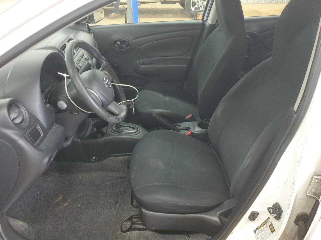 NISSAN VERSA S