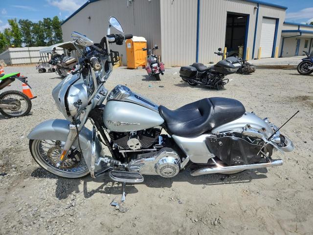 2010 HARLEY-DAVIDSON FLHX - 1HD1KB416AB674980