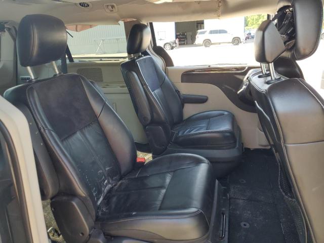2015 CHRYSLER TOWN & COU 2C4RC1GG0FR708853
