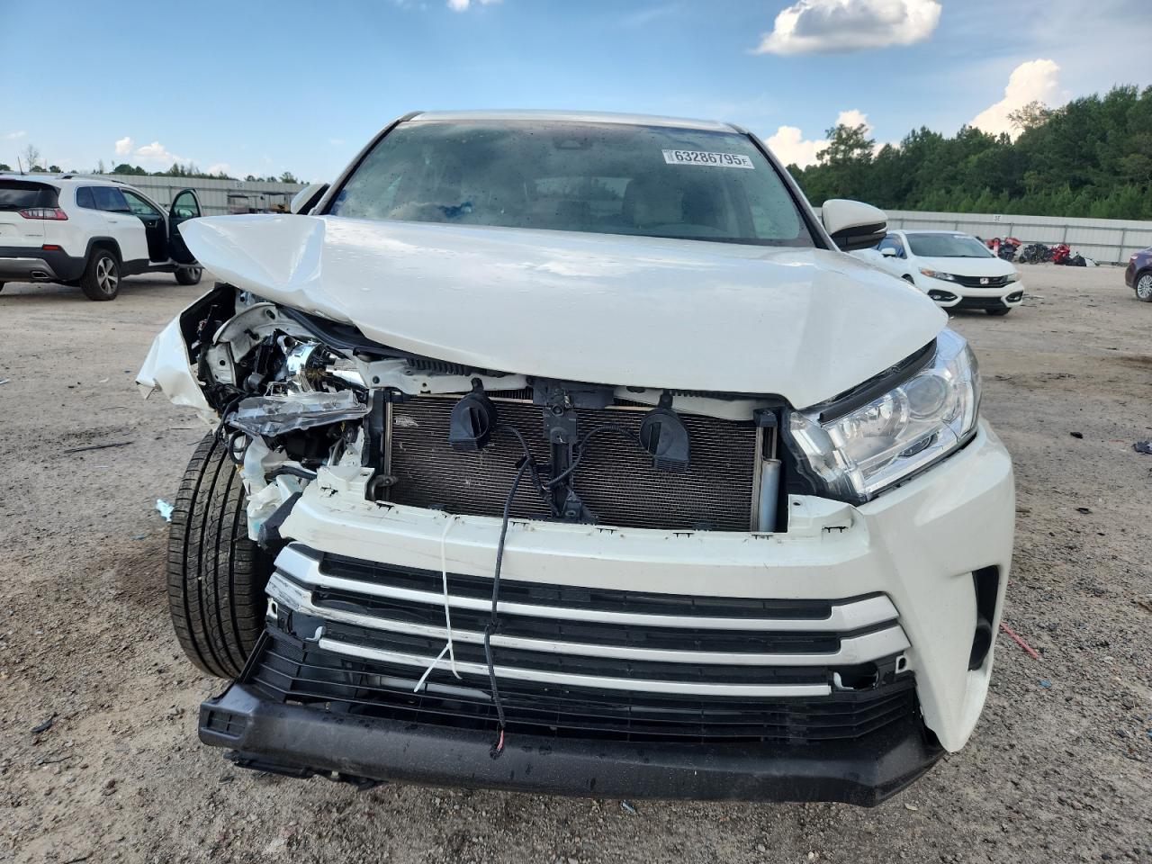 TOYOTA HIGHLANDER LE