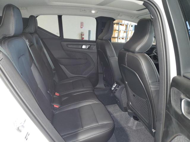 2025 VOLVO XC40 CORE YV4L12UJ5S2604026