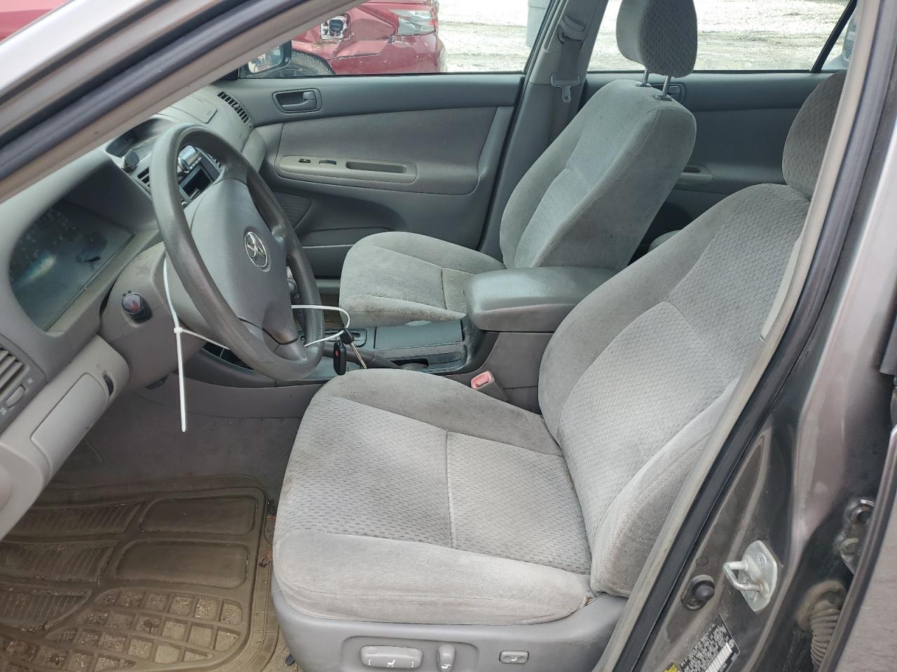 Toyota Camry le 2004