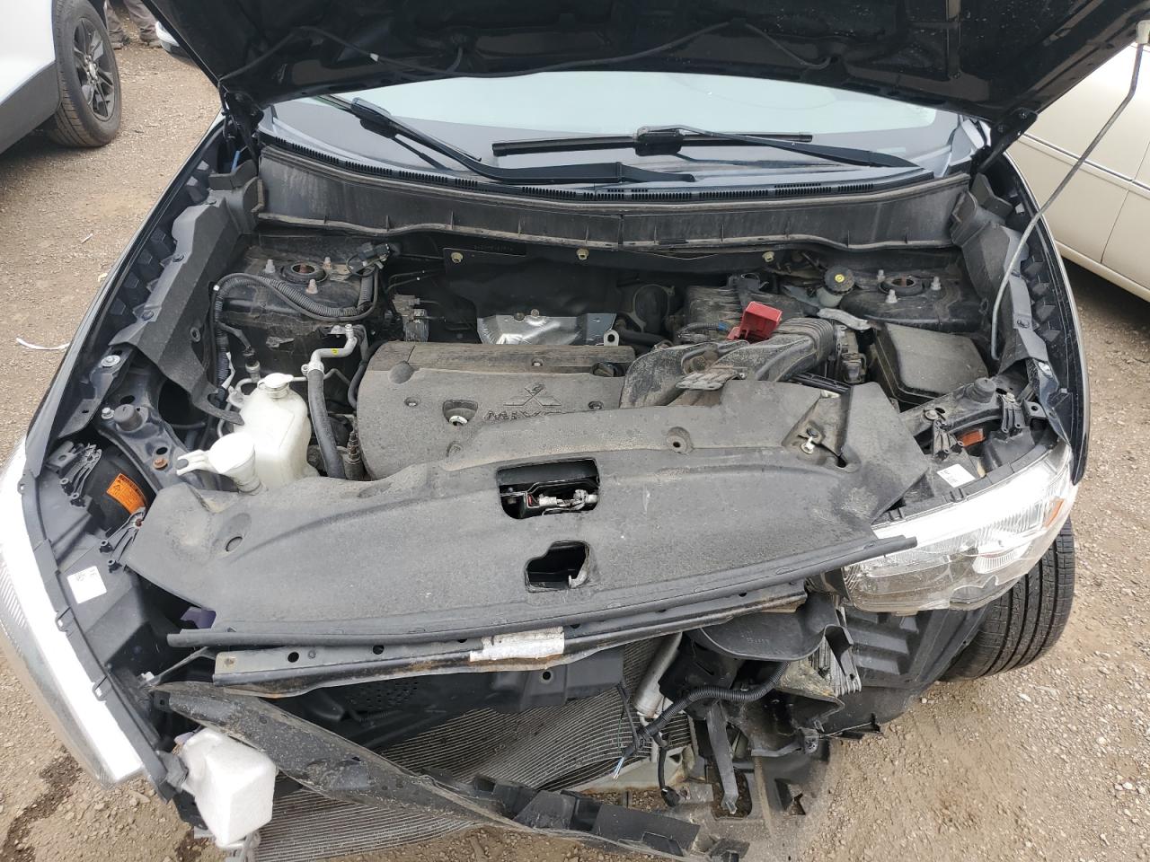 MITSUBISHI OUTLANDER ES