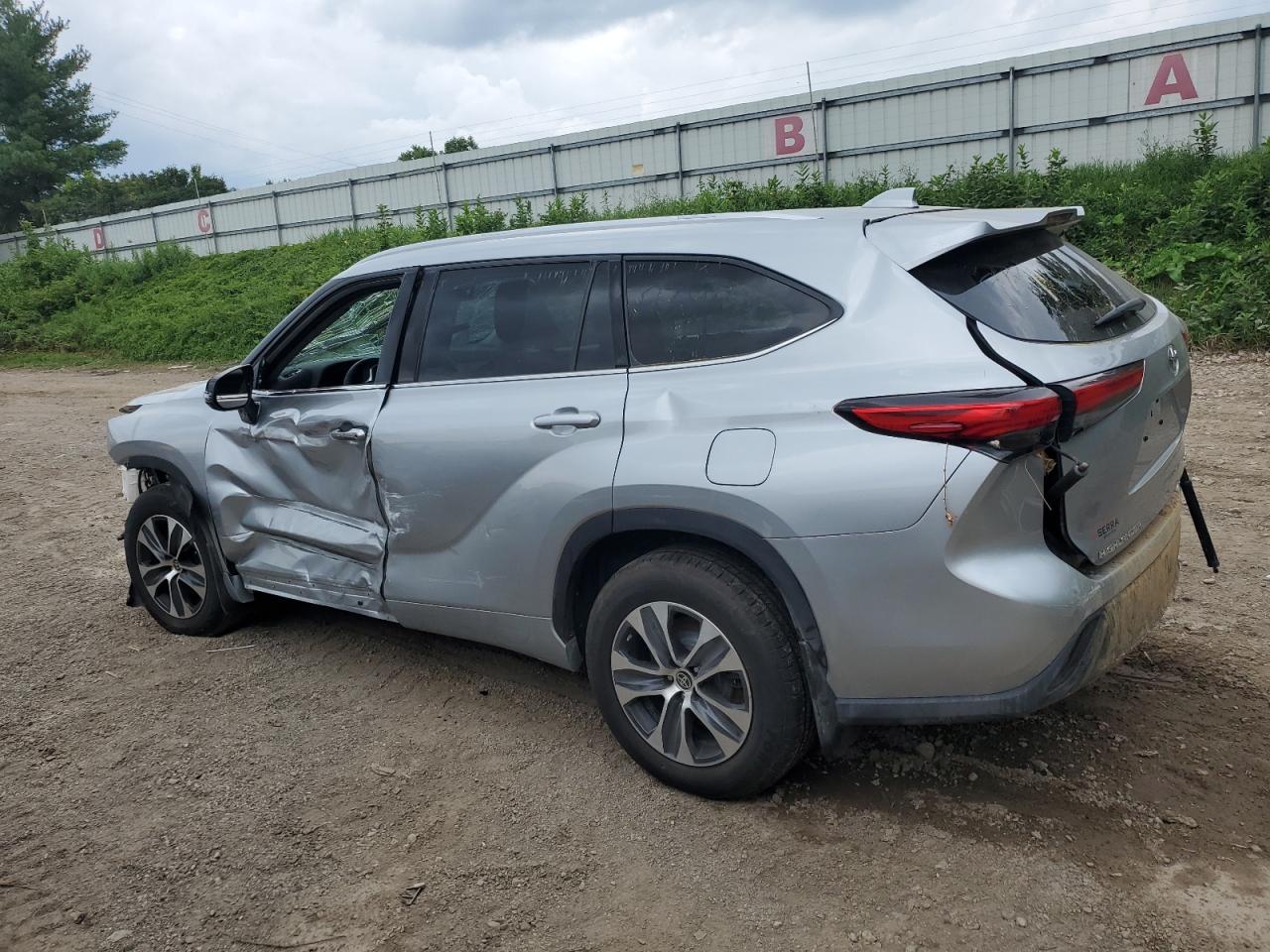 TOYOTA HIGHLANDER XLE