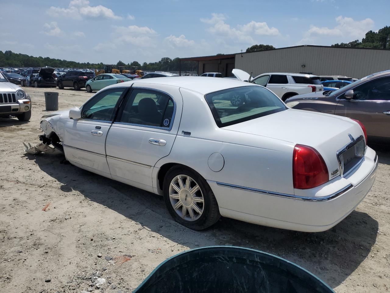 LINCOLN TOWN CAR SIGNATURE LIMITED