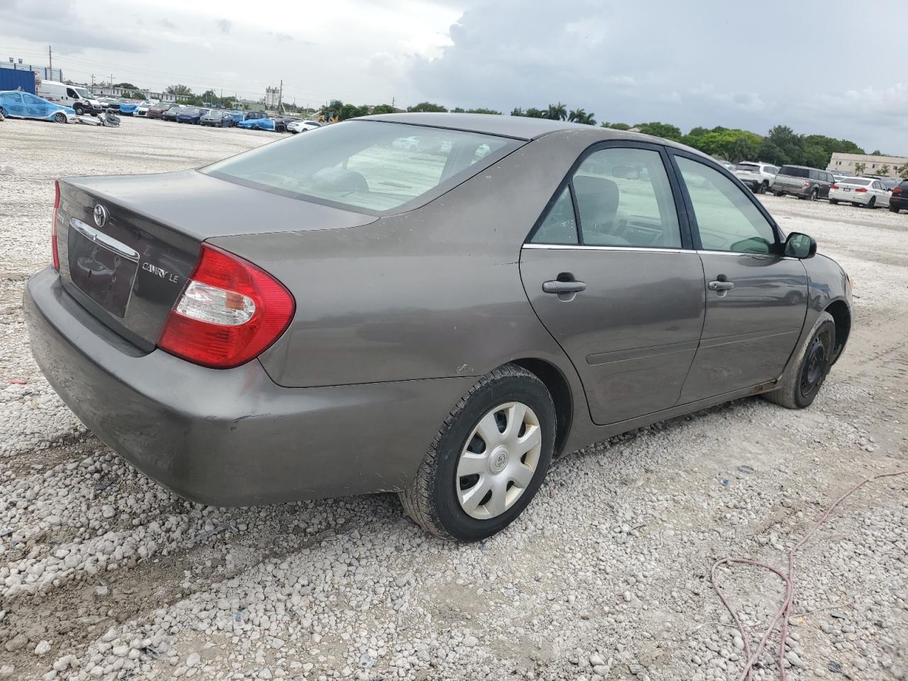 Toyota Camry le 2004
