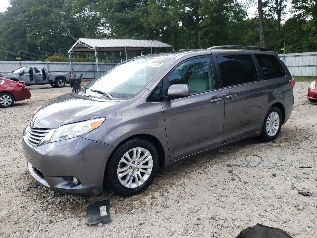 TOYOTA SIENNA XLE