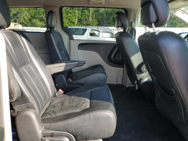 2016 CHRYSLER TOWN & COU 2C4RC1BG8GR229685