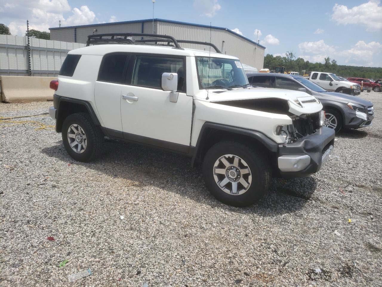 TOYOTA FJ CRUISER