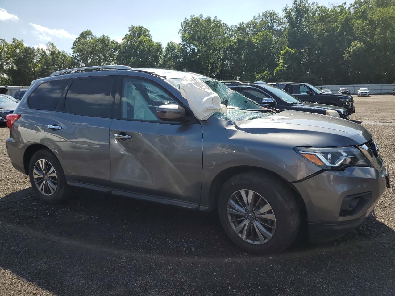 NISSAN PATHFINDER SV