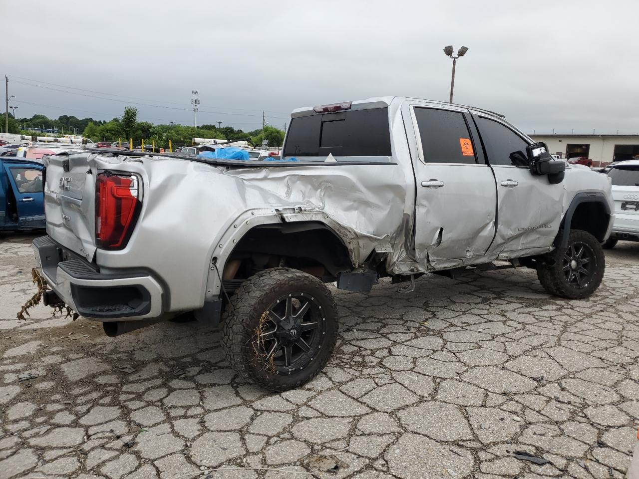 GMC SIERRA K2500 DENALI