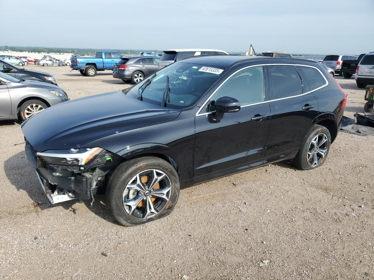 VOLVO XC60 B5 MOMENTUM