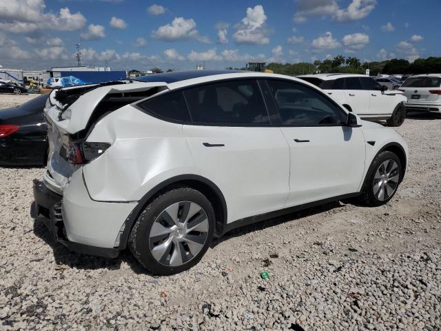 2024 TESLA MODEL Y 7SAYGDED2RF010239