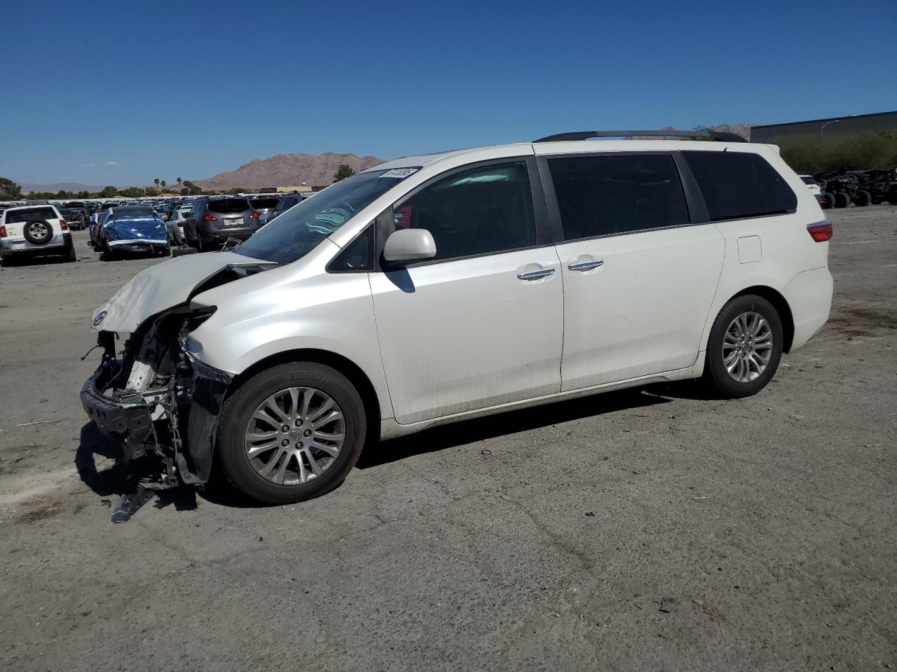 TOYOTA SIENNA XLE