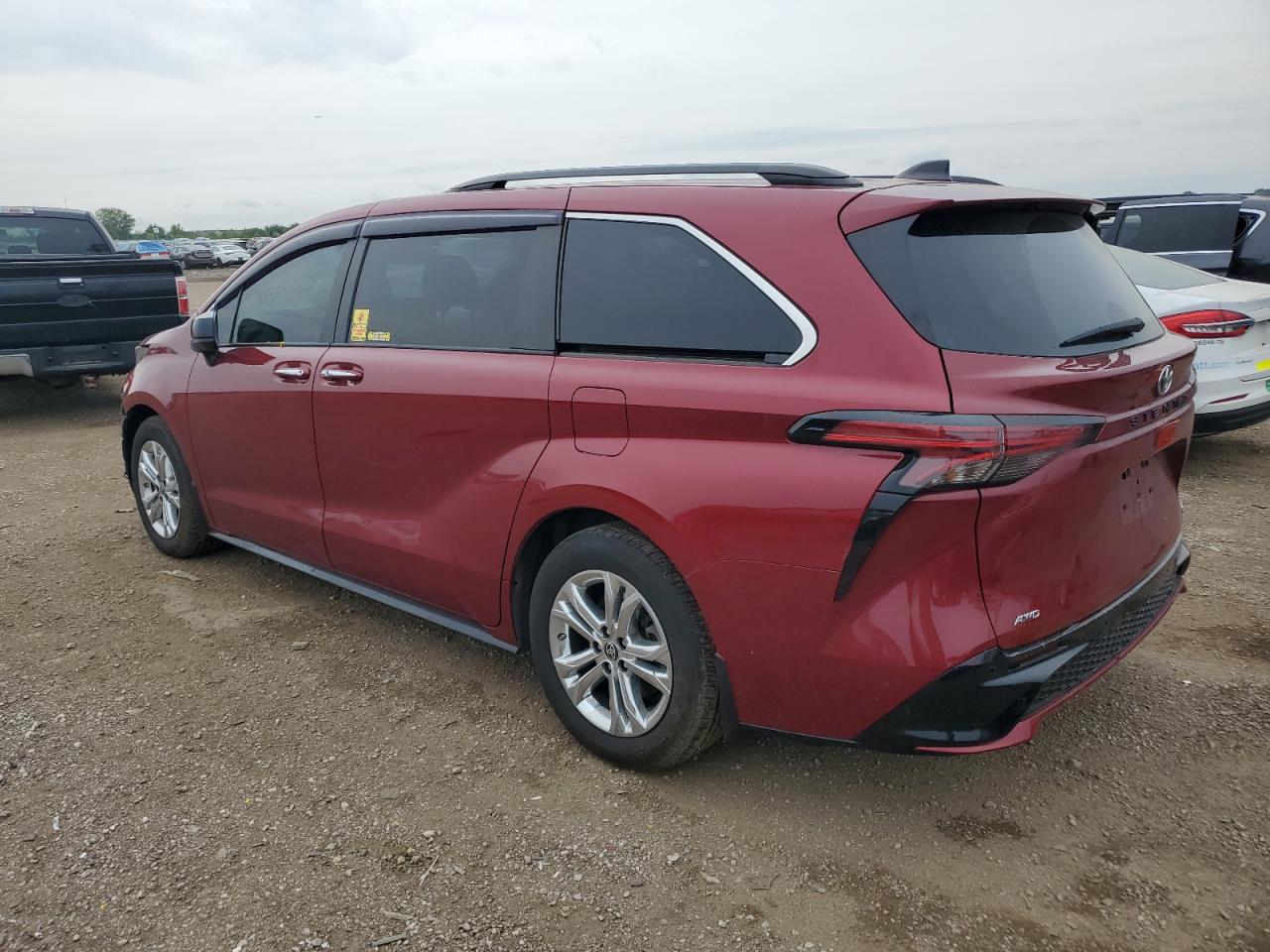 TOYOTA SIENNA XSE