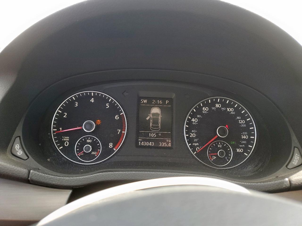 VOLKSWAGEN PASSAT SE