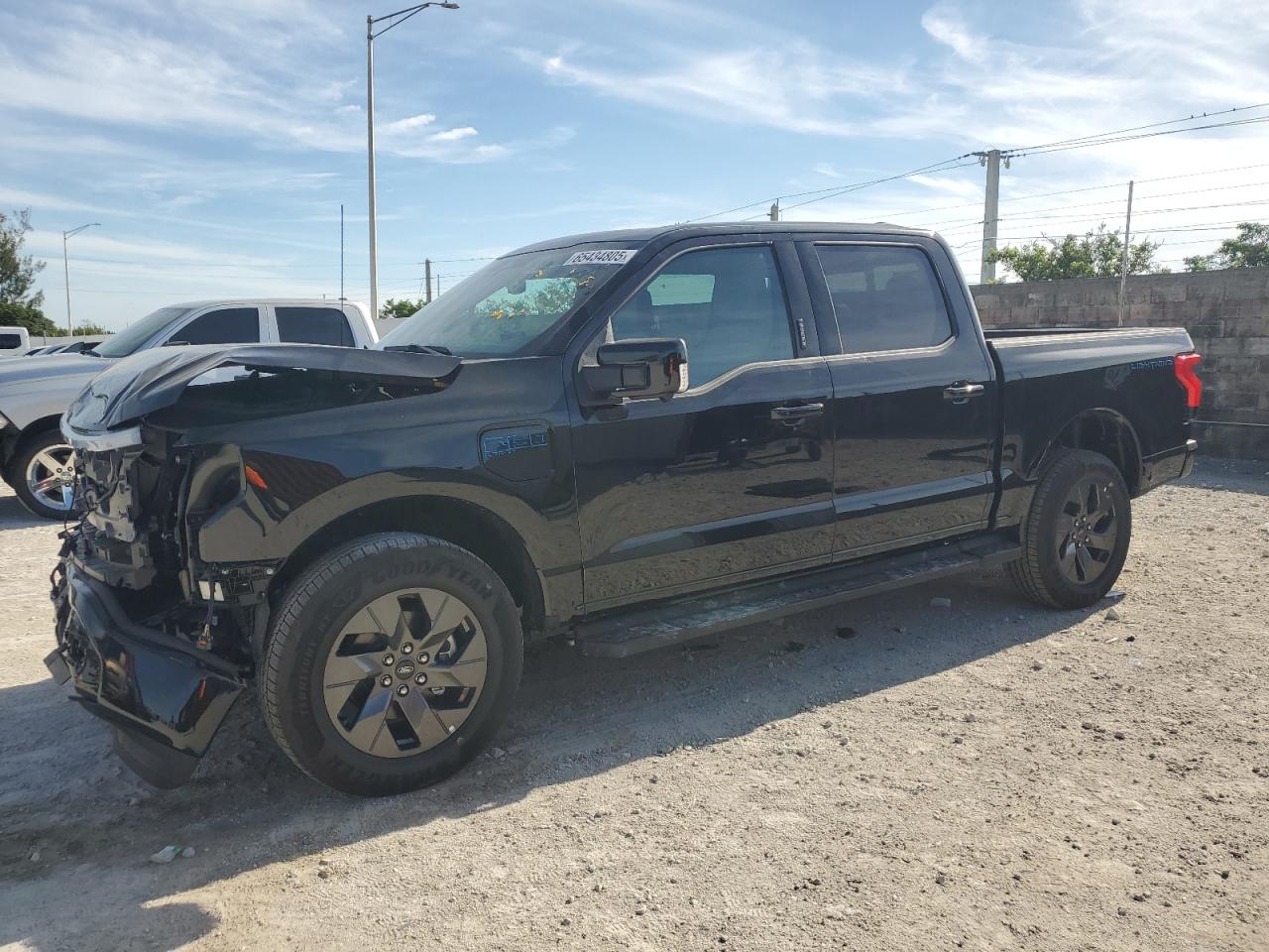 FORD F-150 LIGHTNING LARIAT