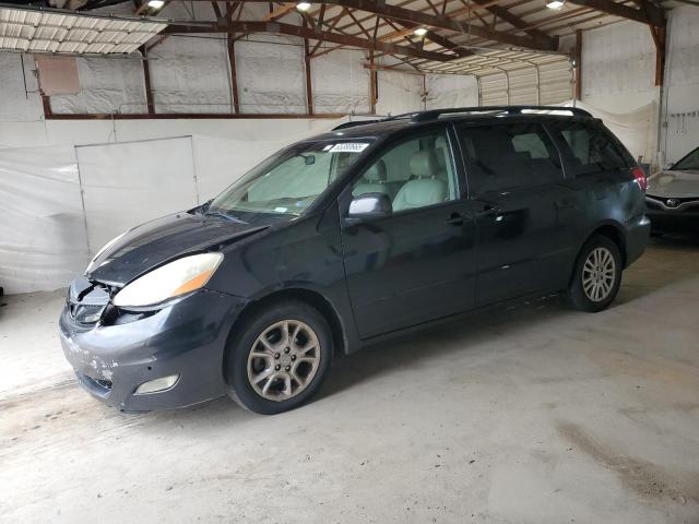 TOYOTA SIENNA XLE