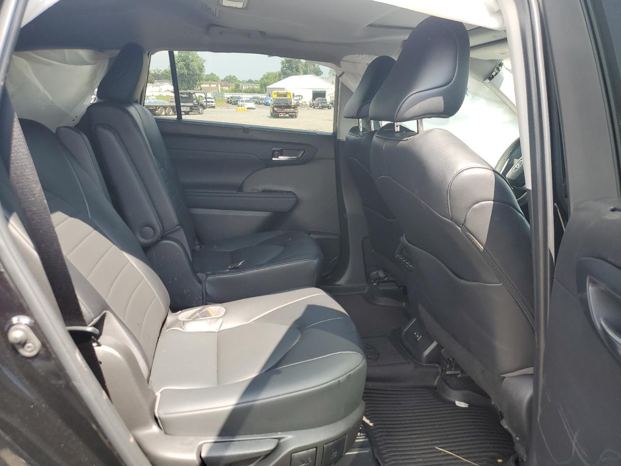 TOYOTA HIGHLANDER XLE