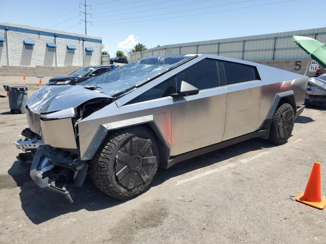 TESLA CYBERTRUCK